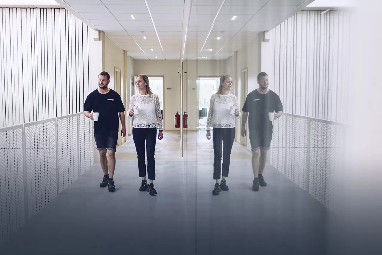 Två framgångsrika studentpraktikanter på Micropower Group.